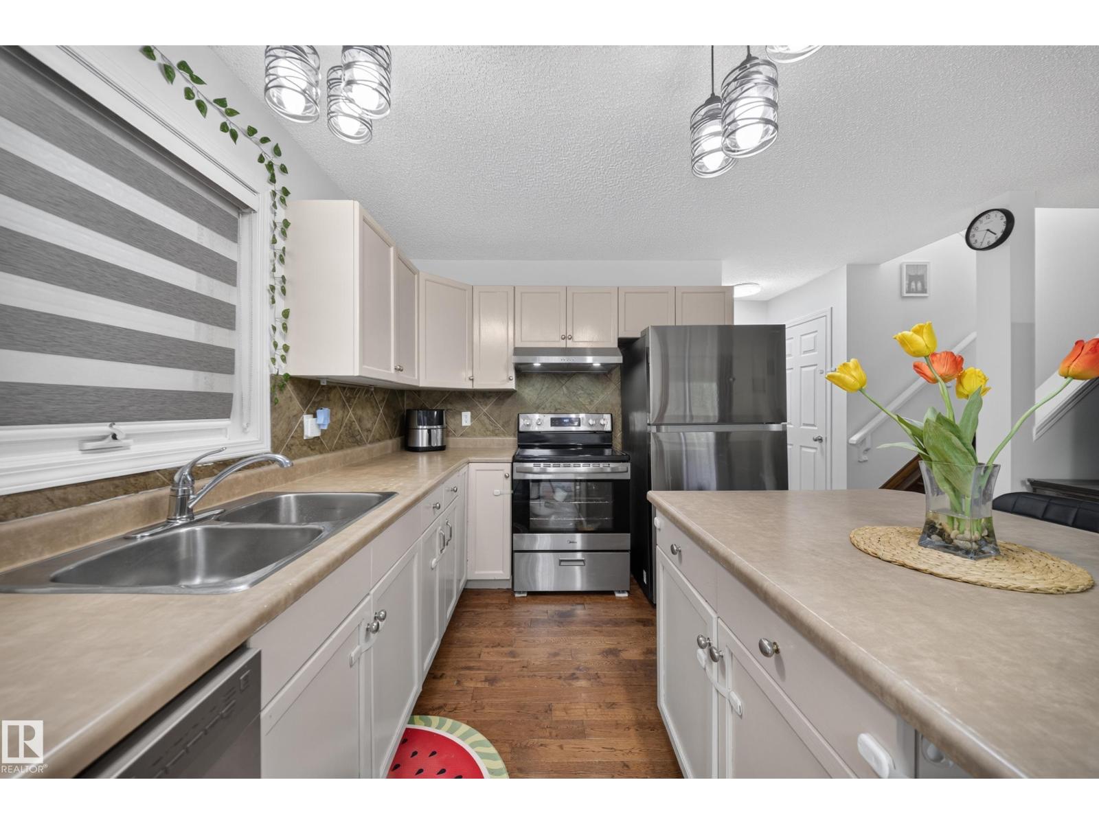 #4 4350 23 ST NW - 15