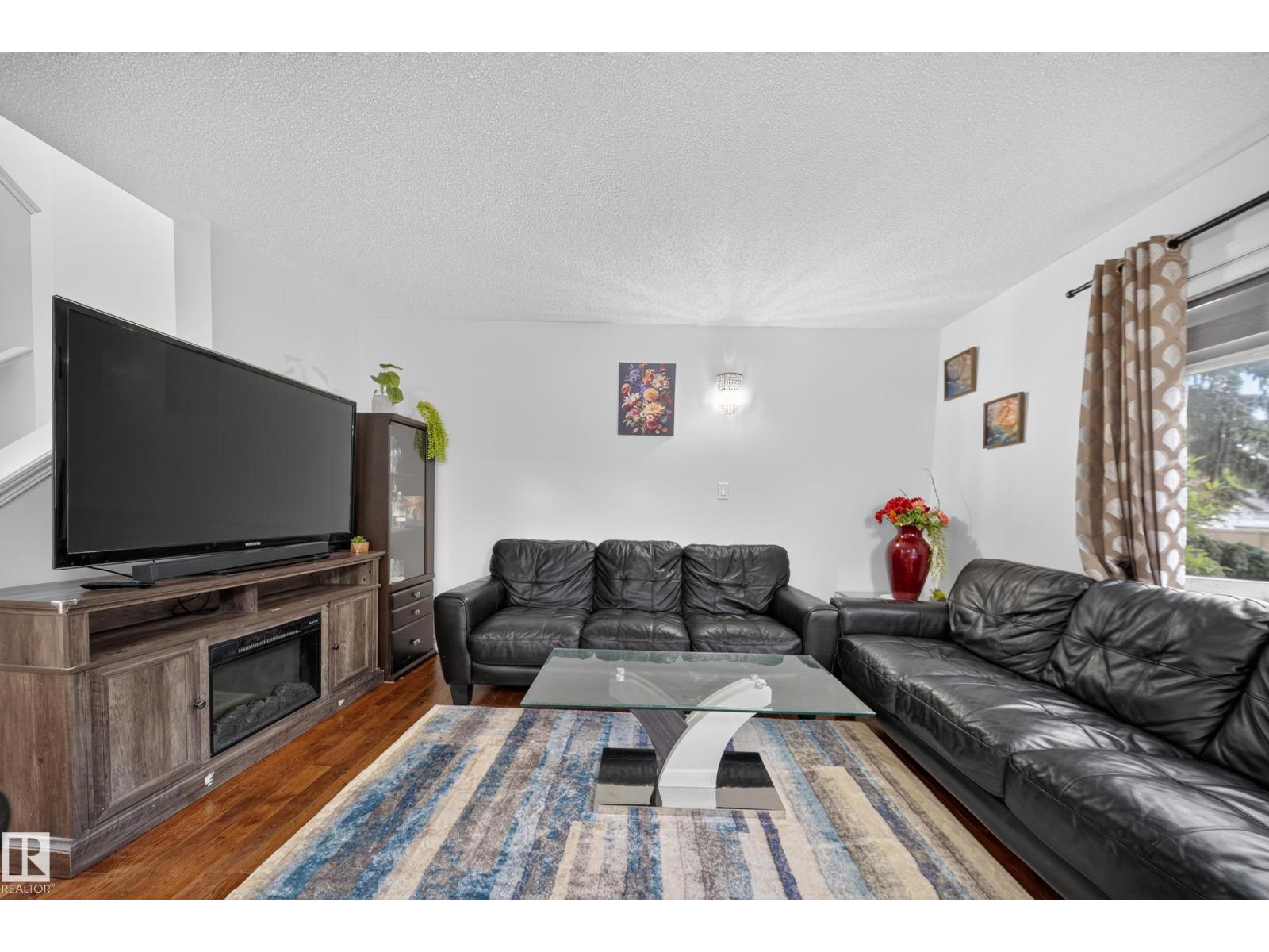 #4 4350 23 ST NW - 16