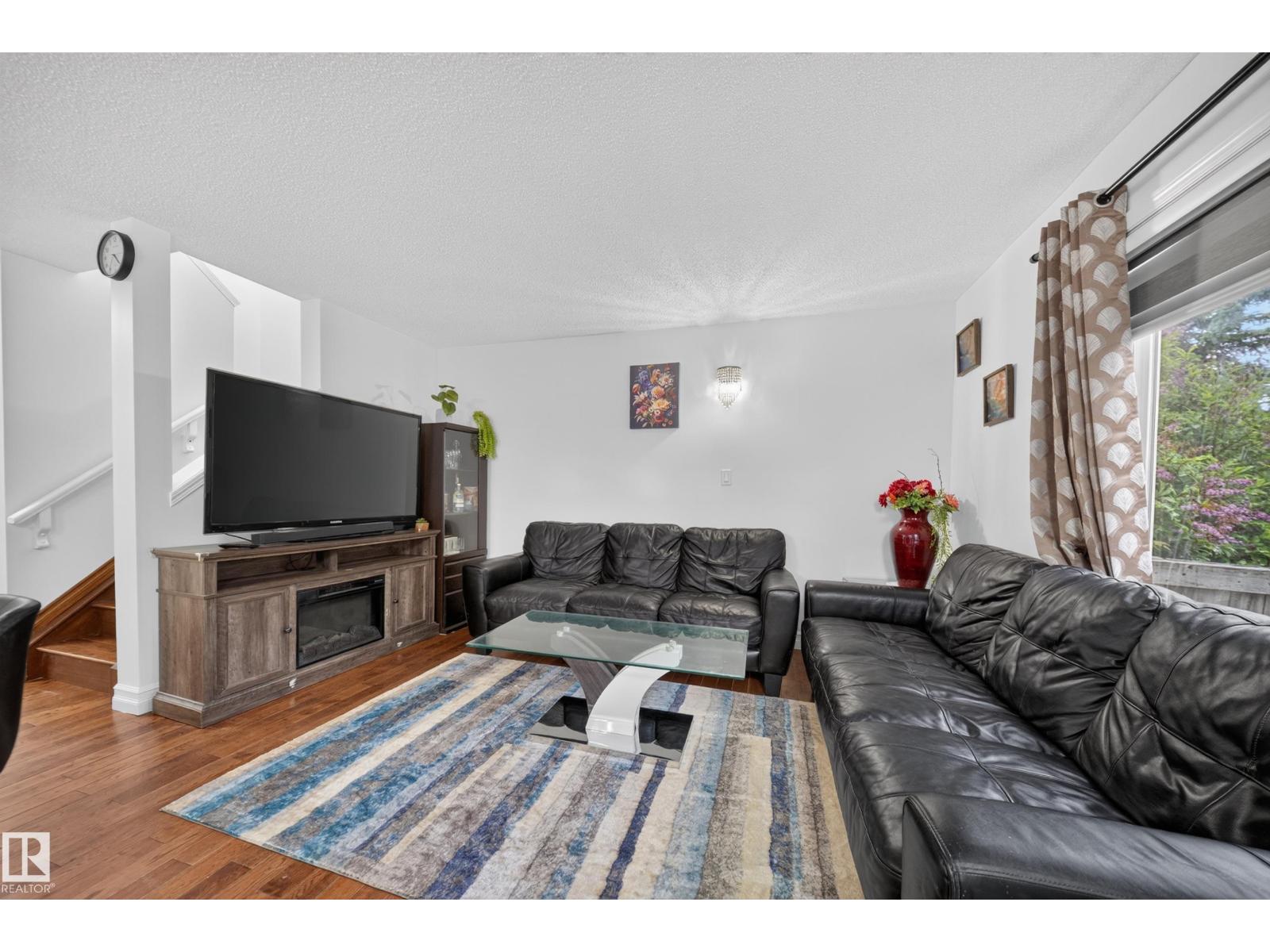 #4 4350 23 ST NW - 17