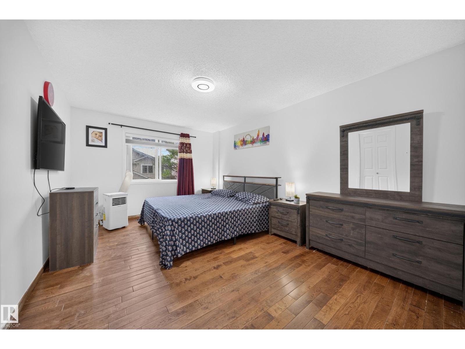 #4 4350 23 ST NW - 32