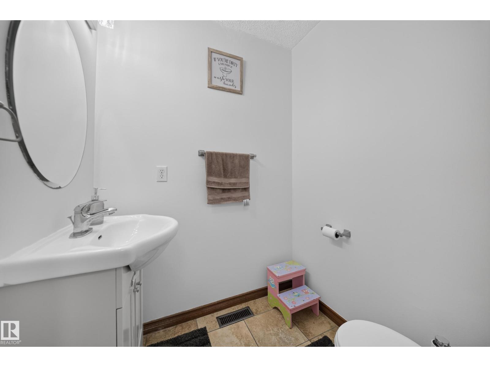 #4 4350 23 ST NW - 6
