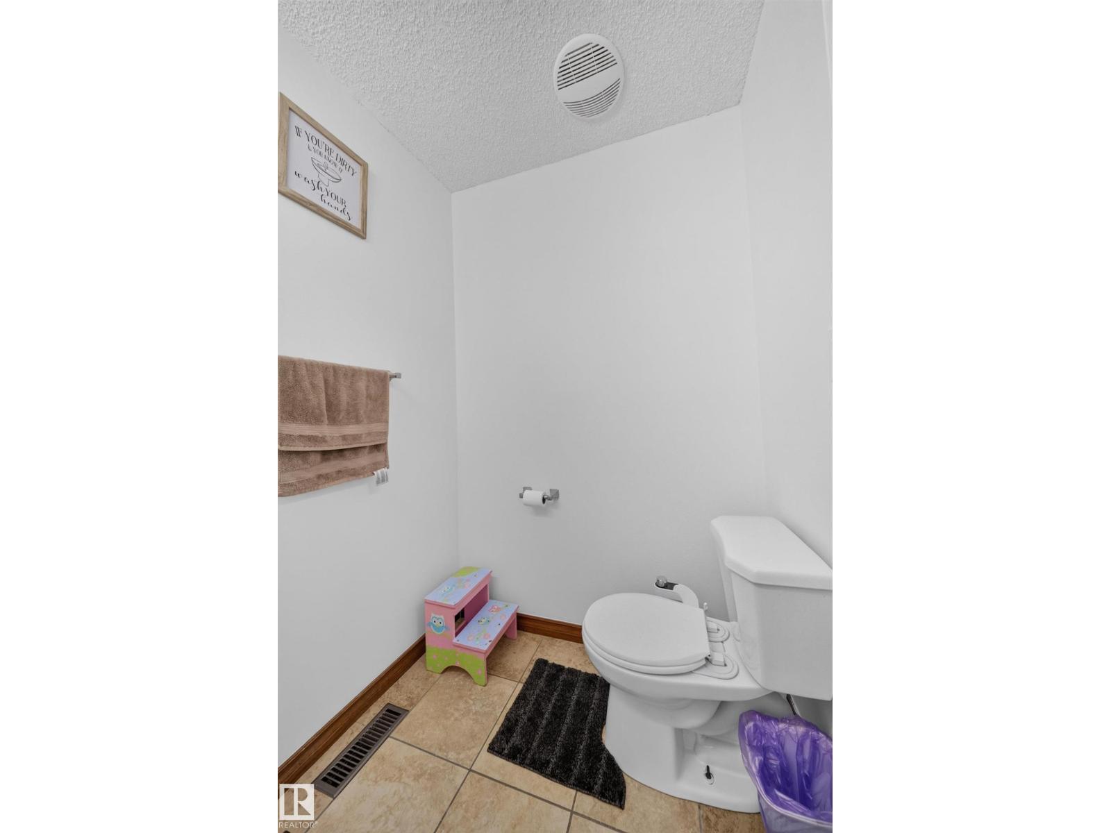 #4 4350 23 ST NW - 8