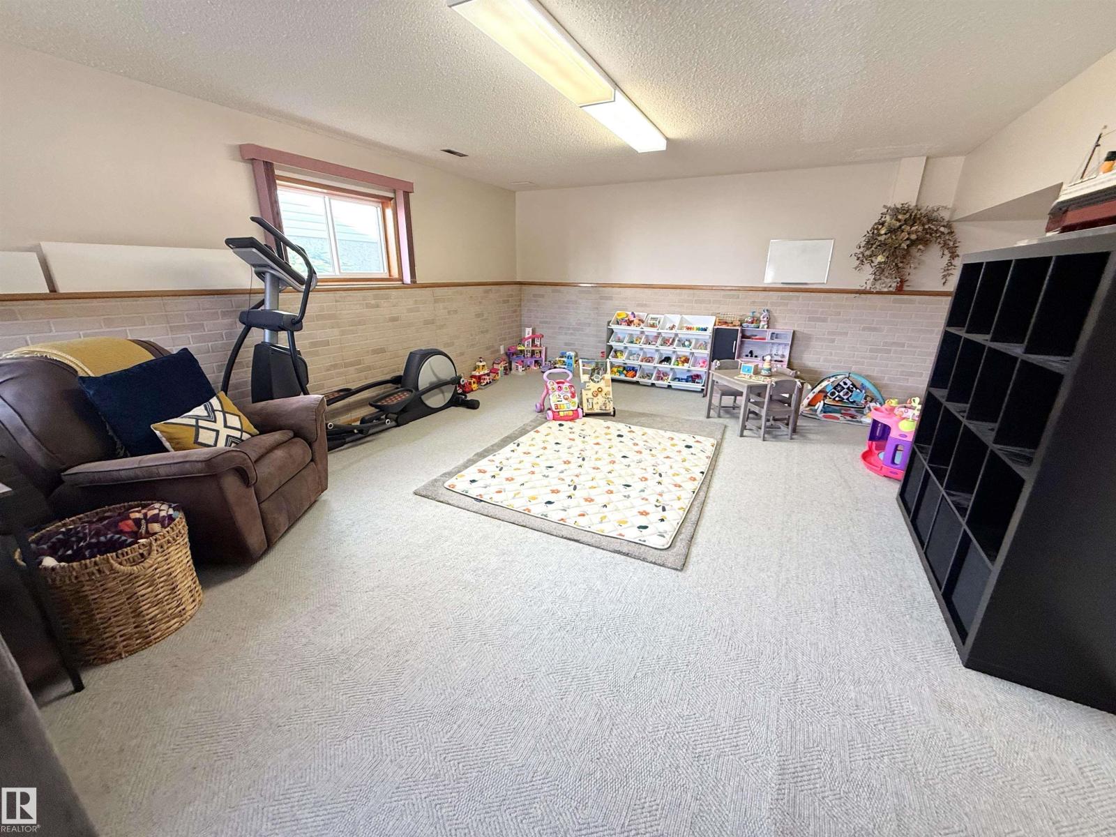 5003 57 AV — photo 27