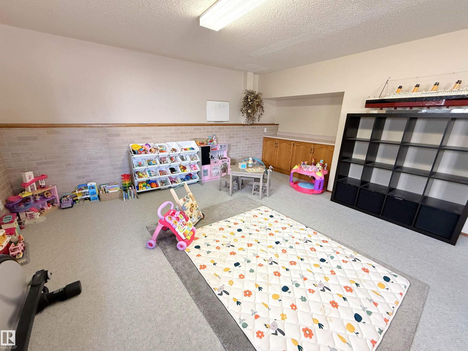 5003 57 AV — photo 28
