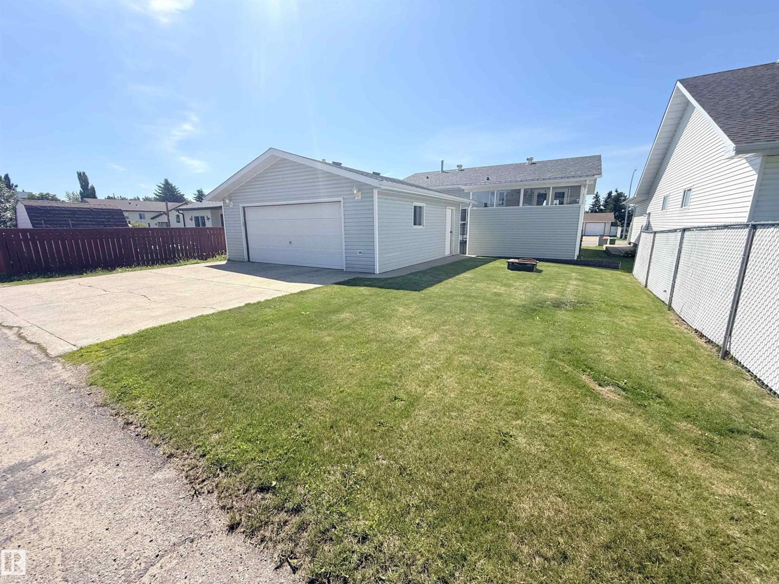 5003 57 AV — photo 36