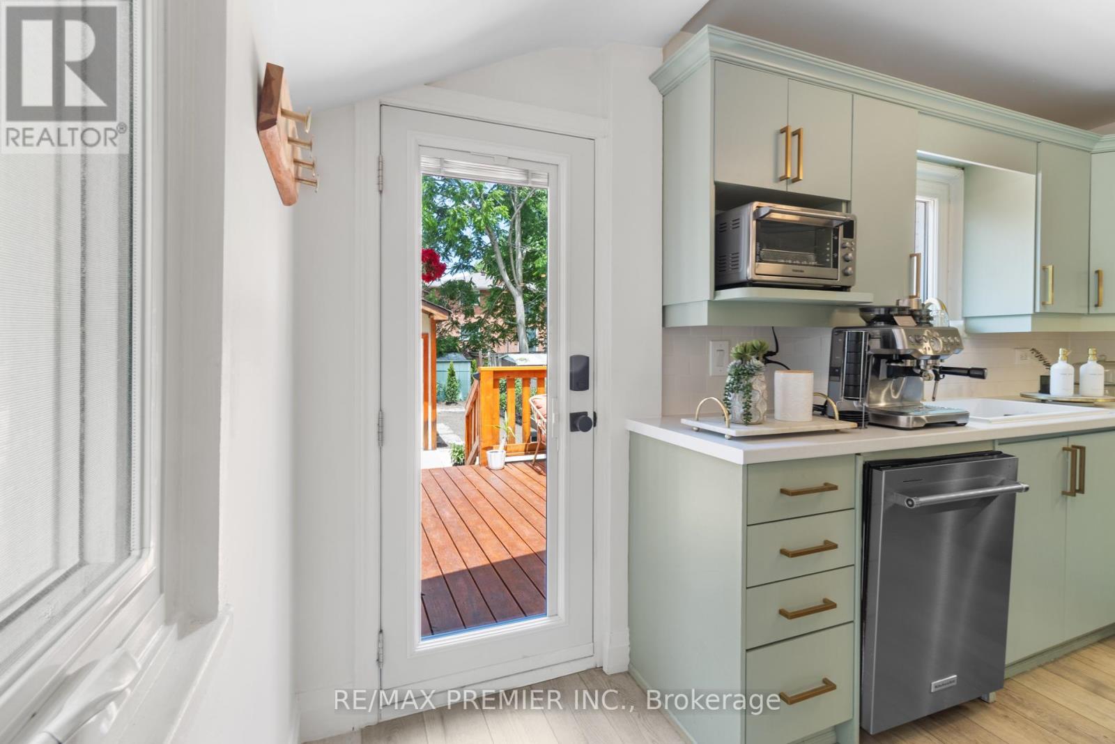 224 JOHN STREET - 14