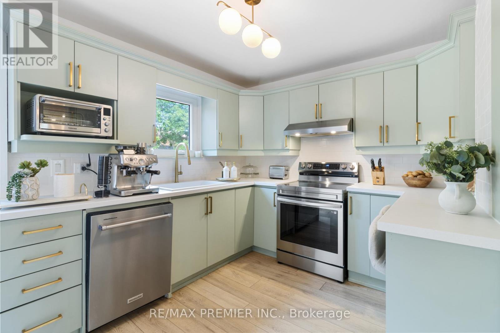 224 JOHN STREET - 15