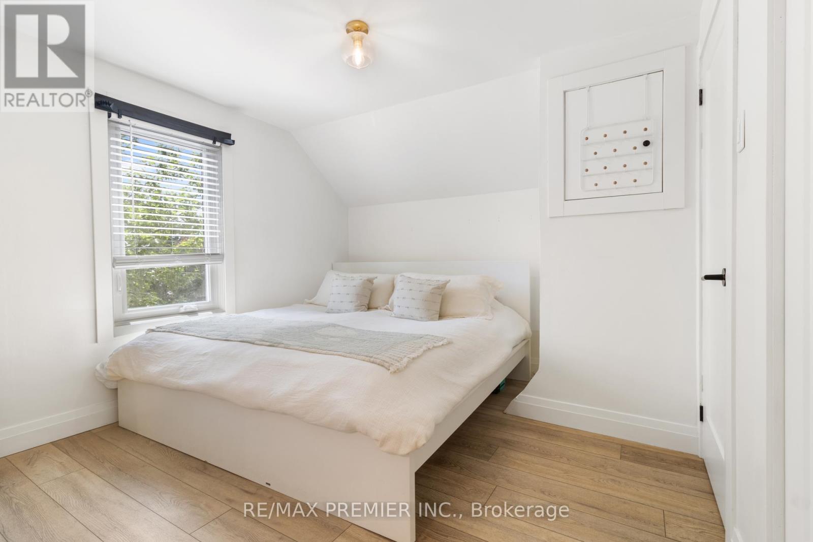 224 JOHN STREET - 18