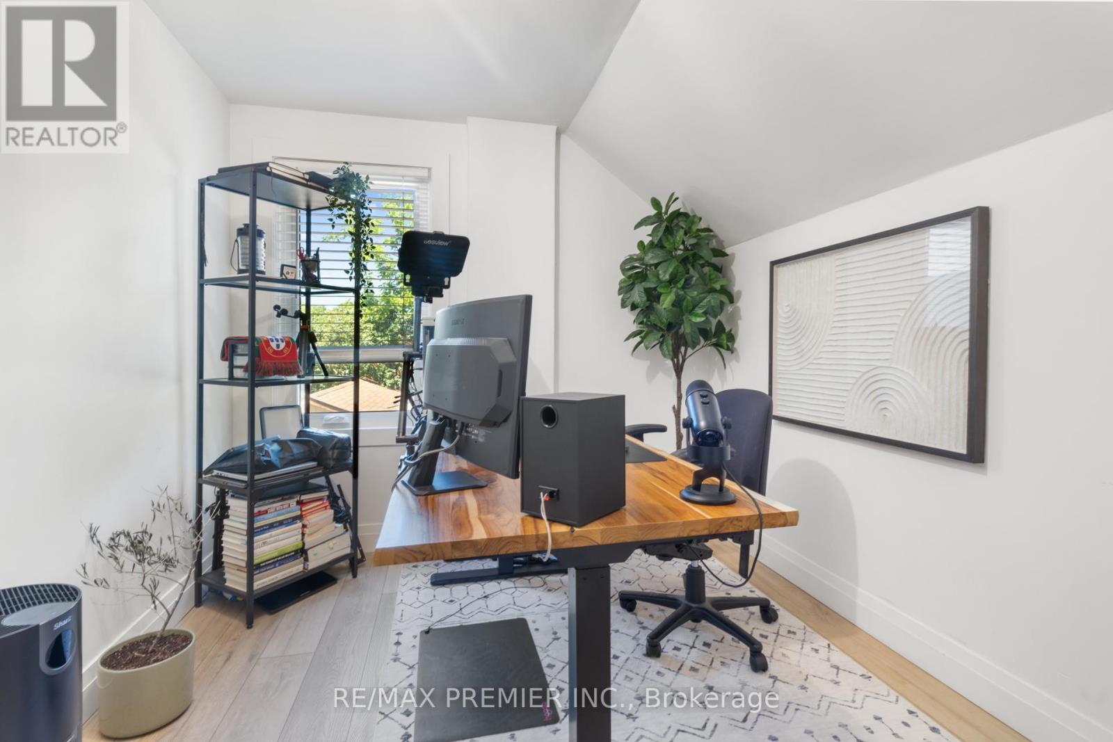 224 JOHN STREET - 22