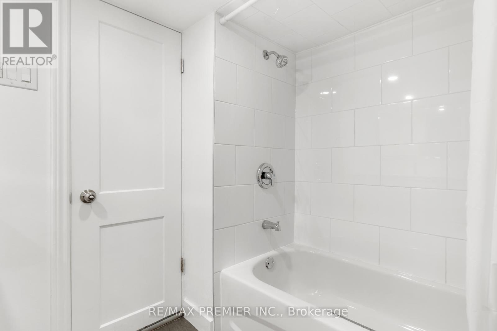 224 JOHN STREET - 27