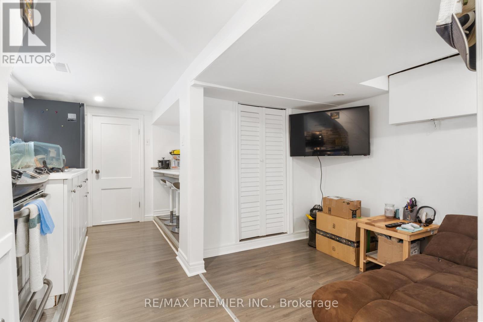 224 JOHN STREET - 28