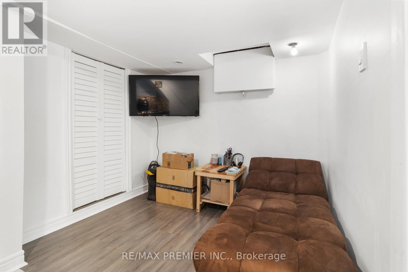 224 JOHN STREET - 29