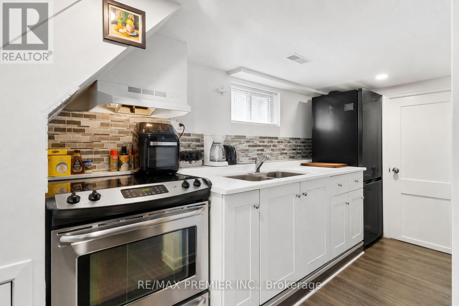 224 JOHN STREET - 30