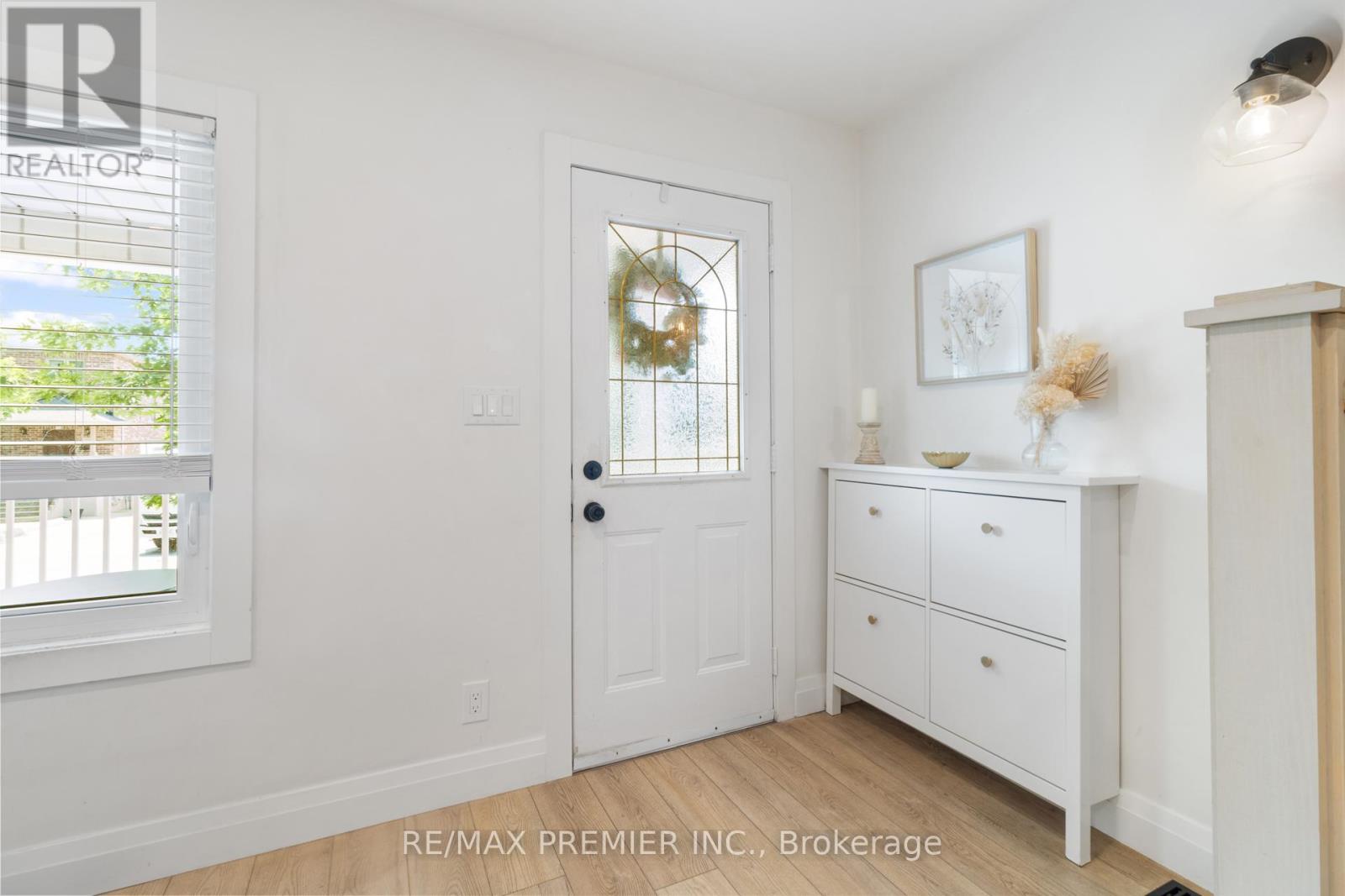 224 JOHN STREET - 4