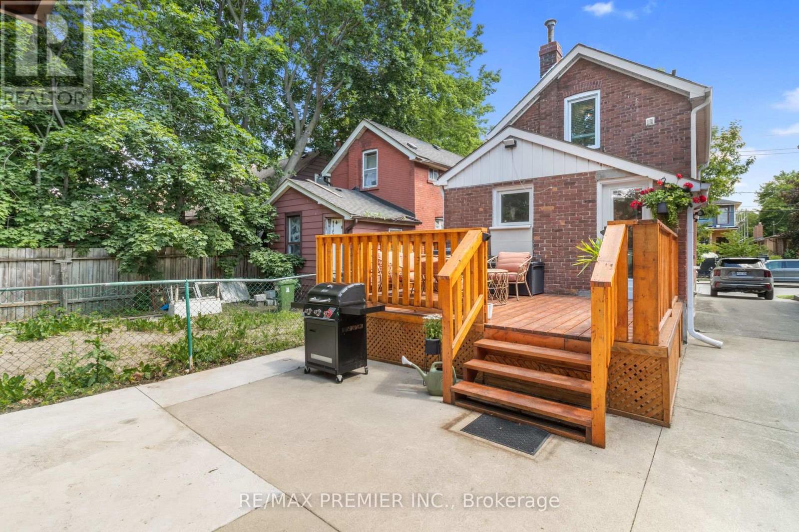 224 JOHN STREET - 41