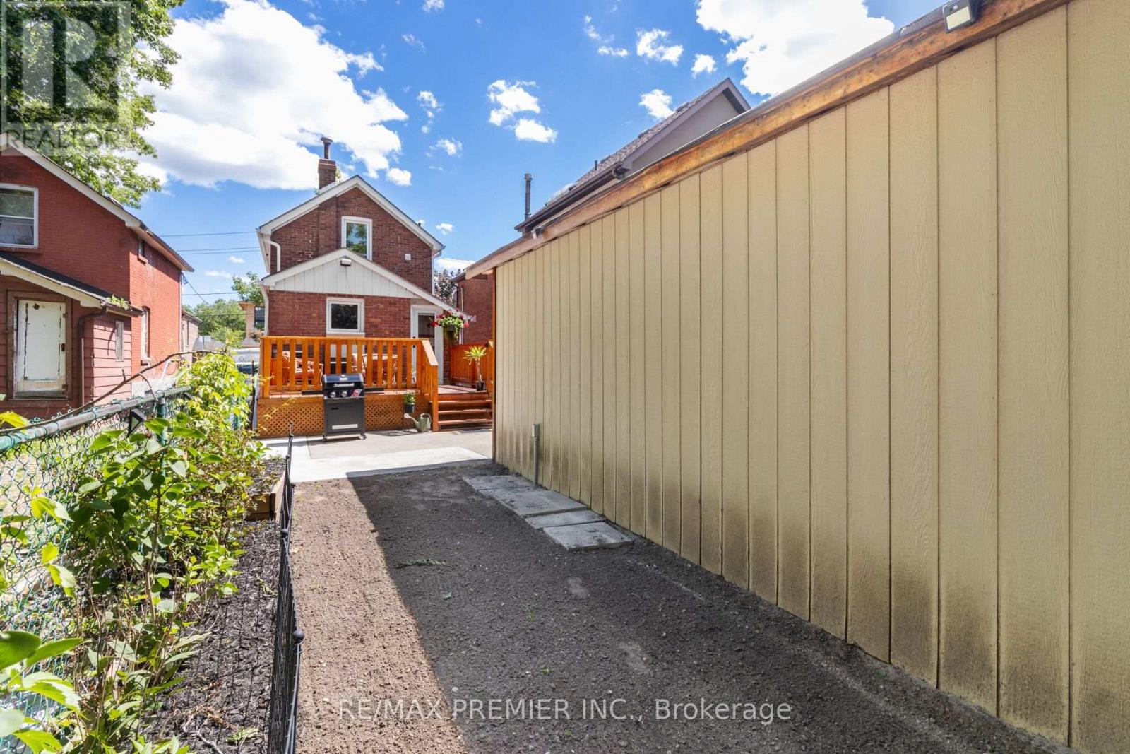 224 JOHN STREET - 42