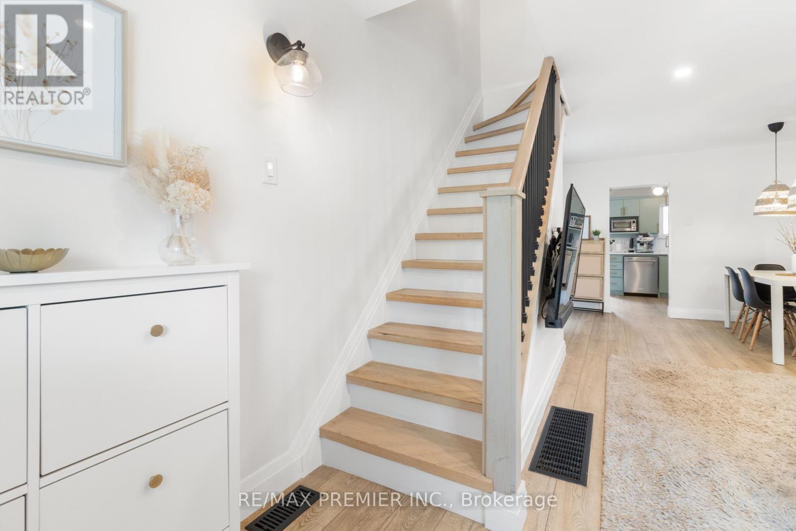 224 JOHN STREET - 5