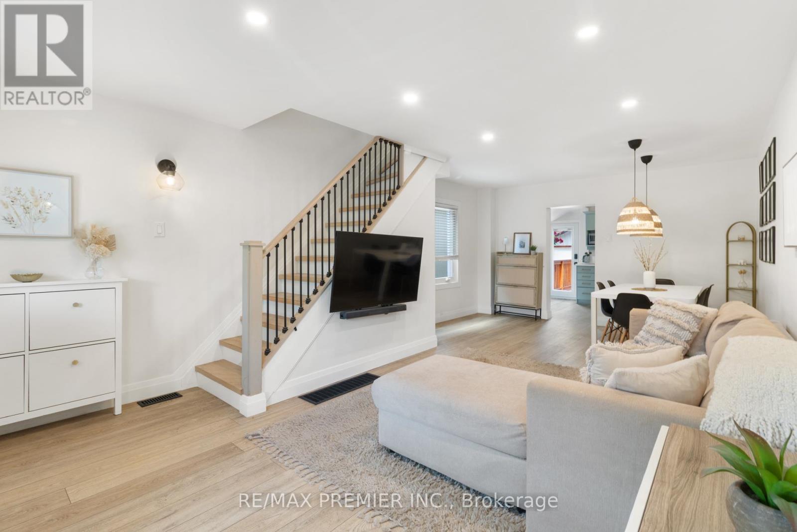 224 JOHN STREET - 6
