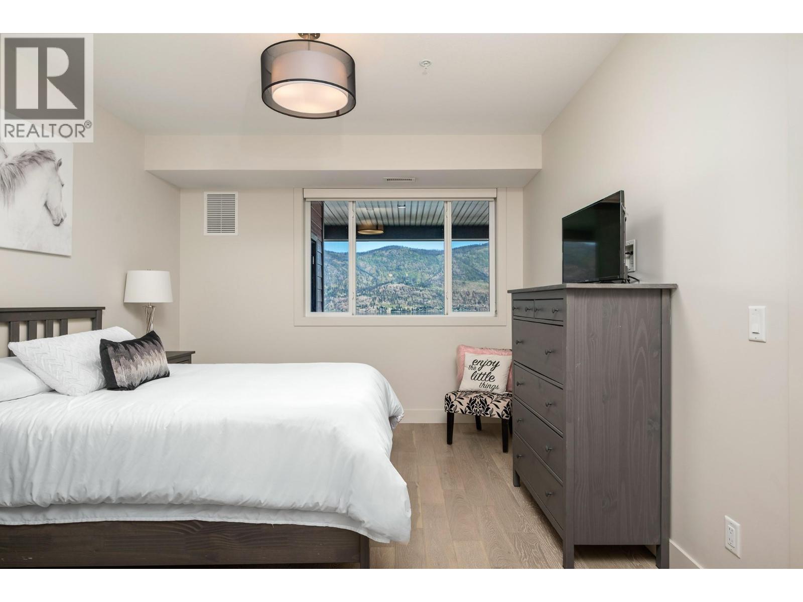 211 3475 Granite Close, Kelowna
