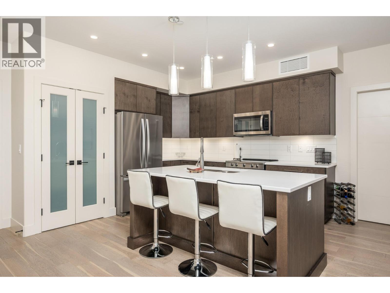 211 3475 Granite Close, Kelowna