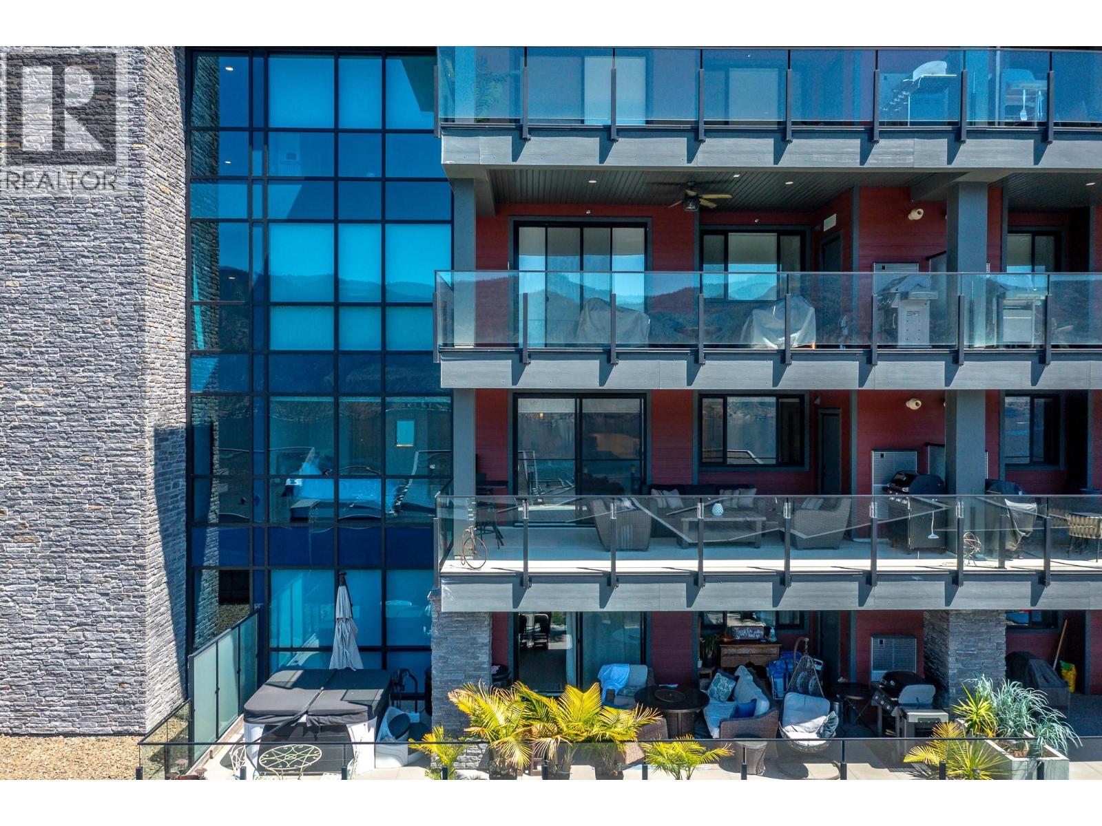 211 3475 Granite Close, Kelowna