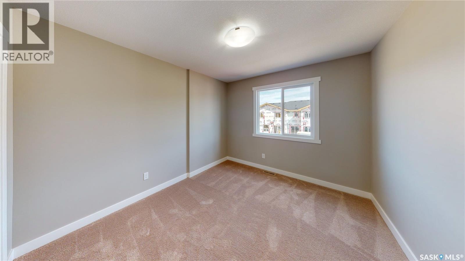 4804 Ferndale CRESCENT — photo 32