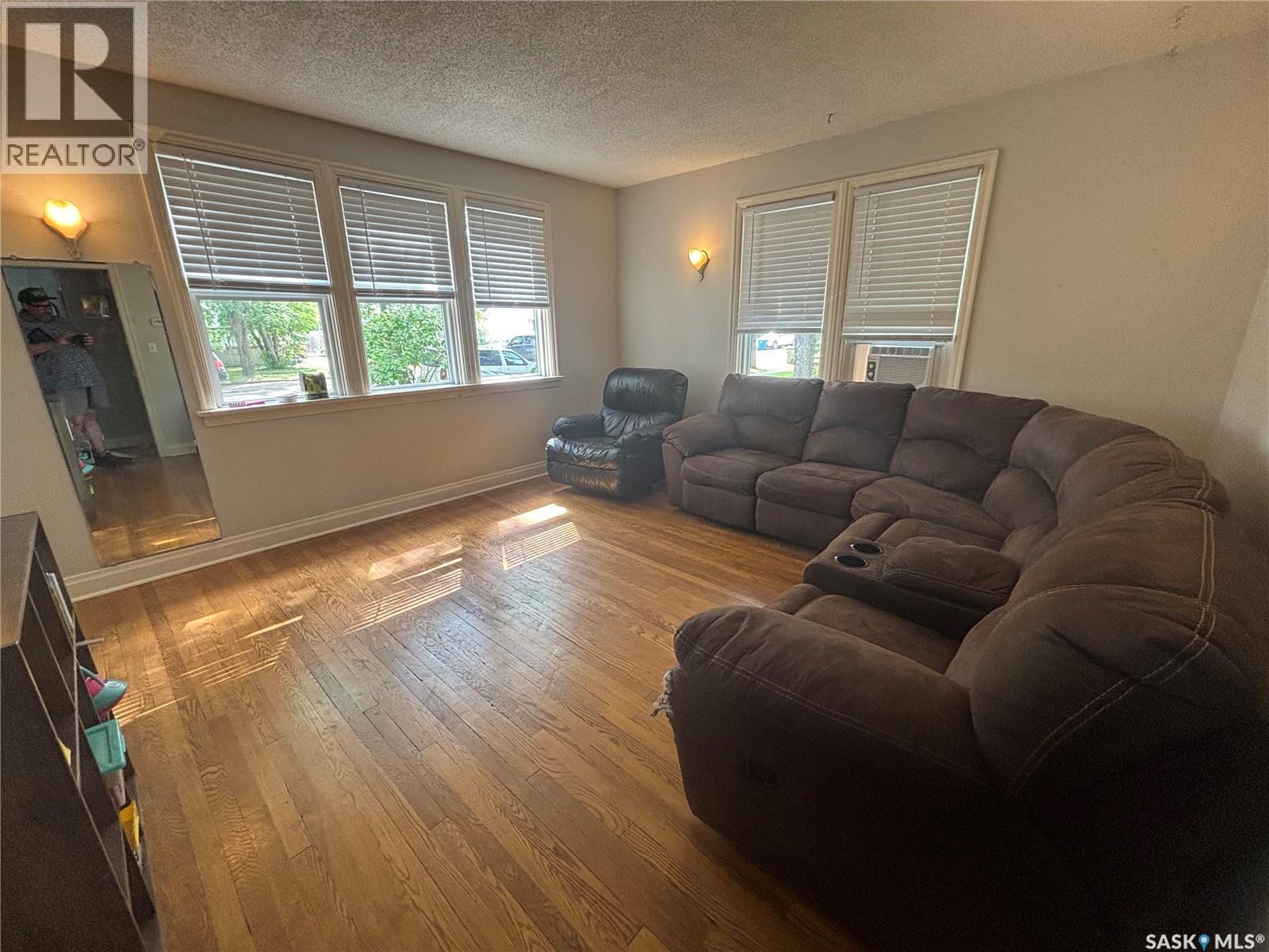 208 Stovel AVENUE E - 15
