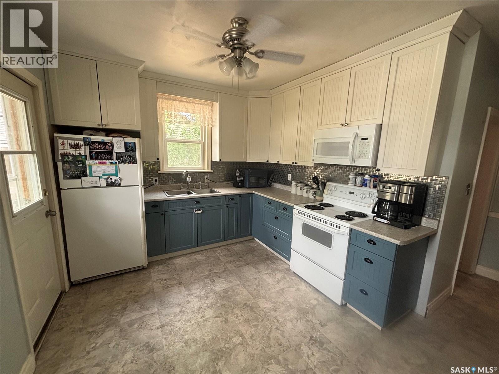 208 Stovel AVENUE E - 19