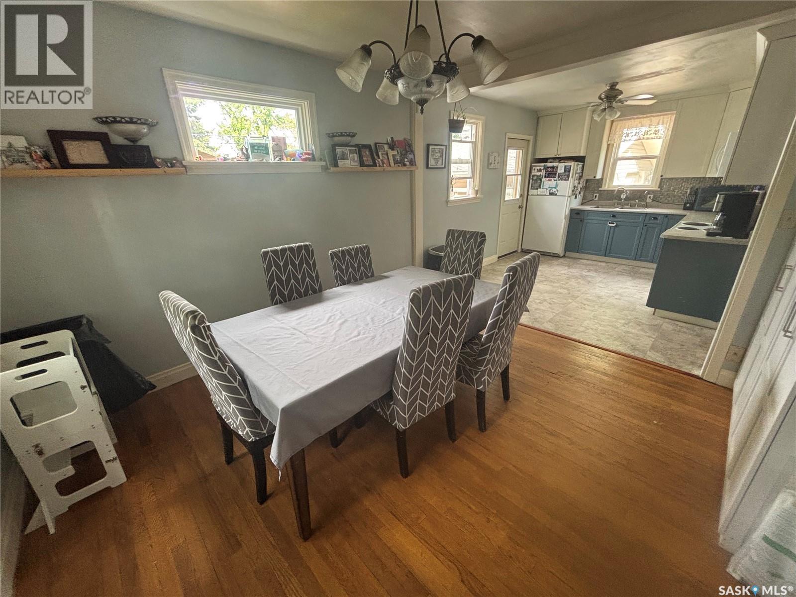 208 Stovel AVENUE E - 22