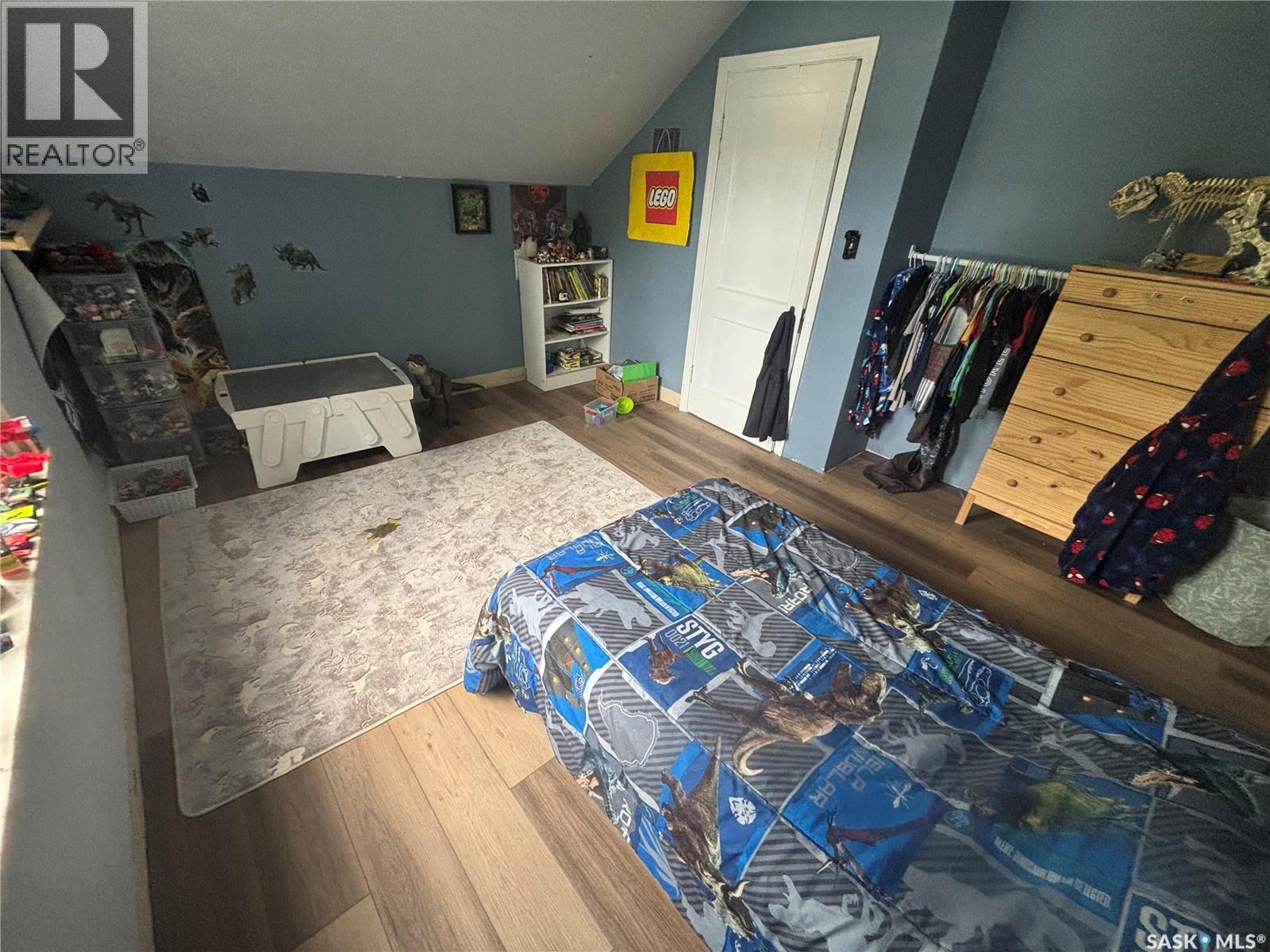 208 Stovel AVENUE E - 26