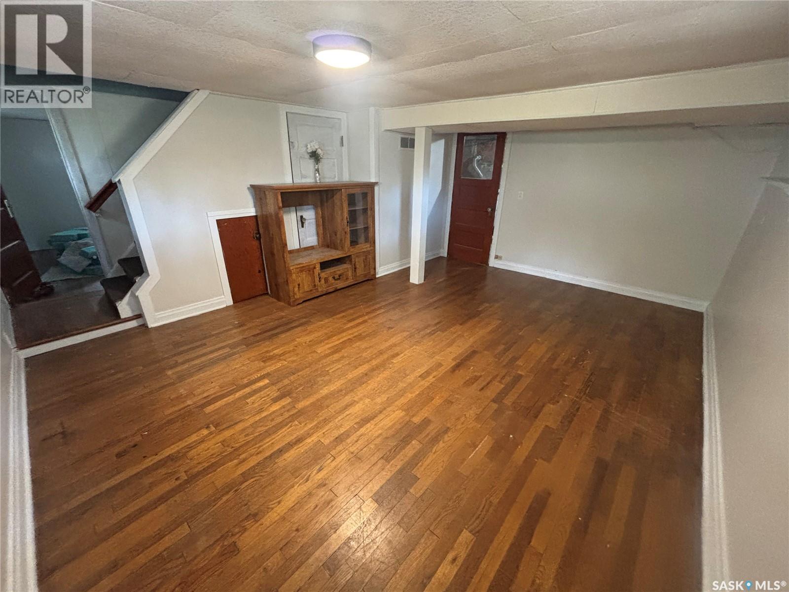 208 Stovel AVENUE E - 29