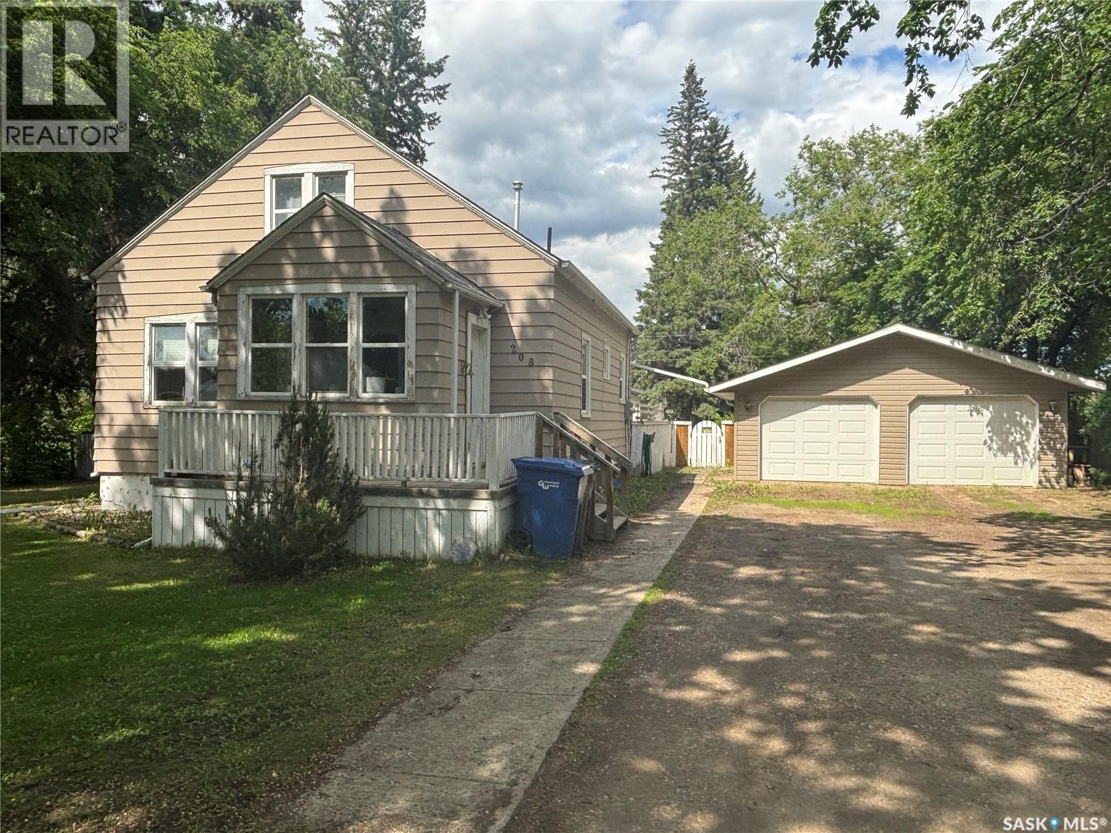 208 Stovel AVENUE E - 3