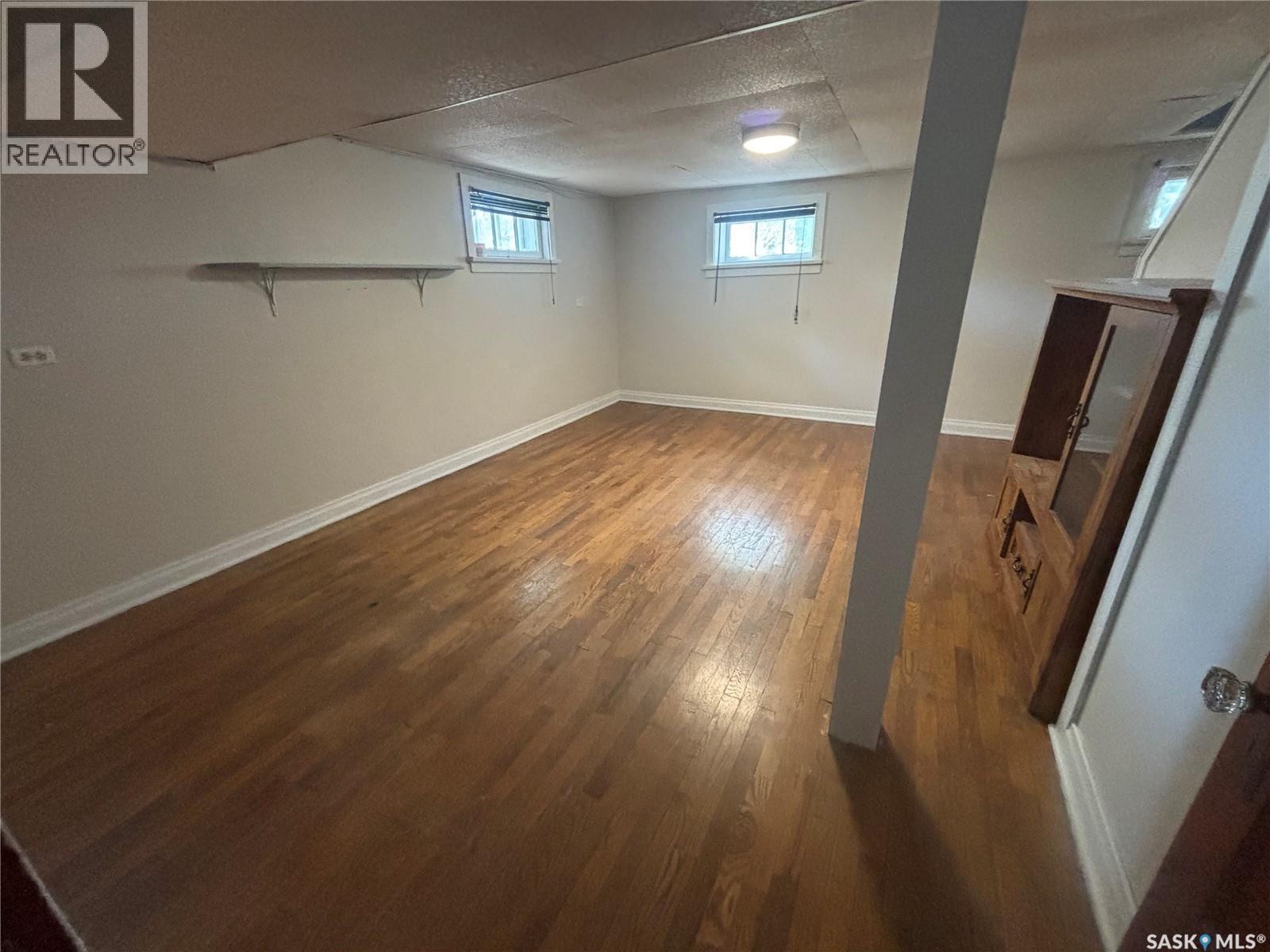 208 Stovel AVENUE E - 30