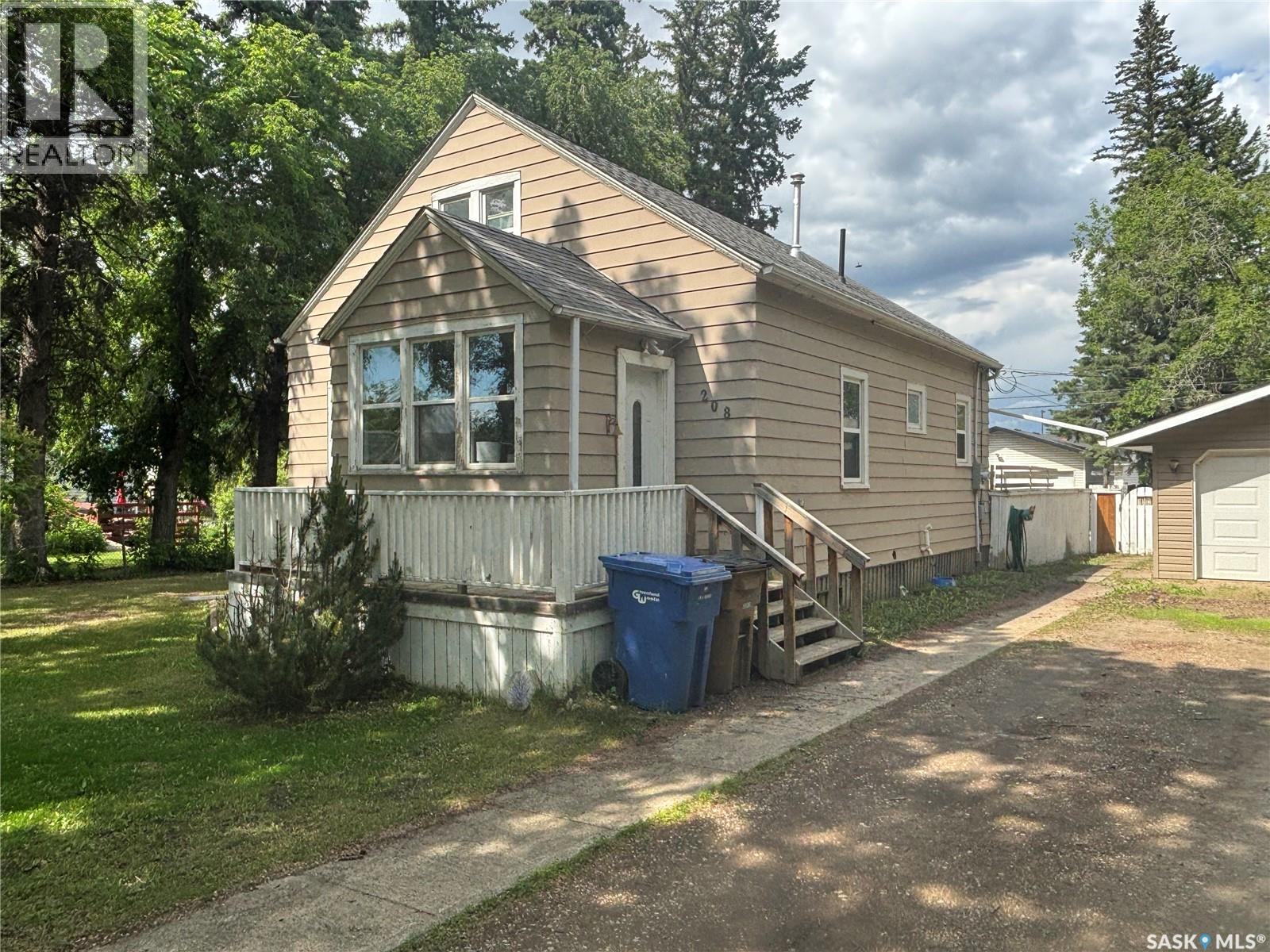 208 Stovel AVENUE E - 4