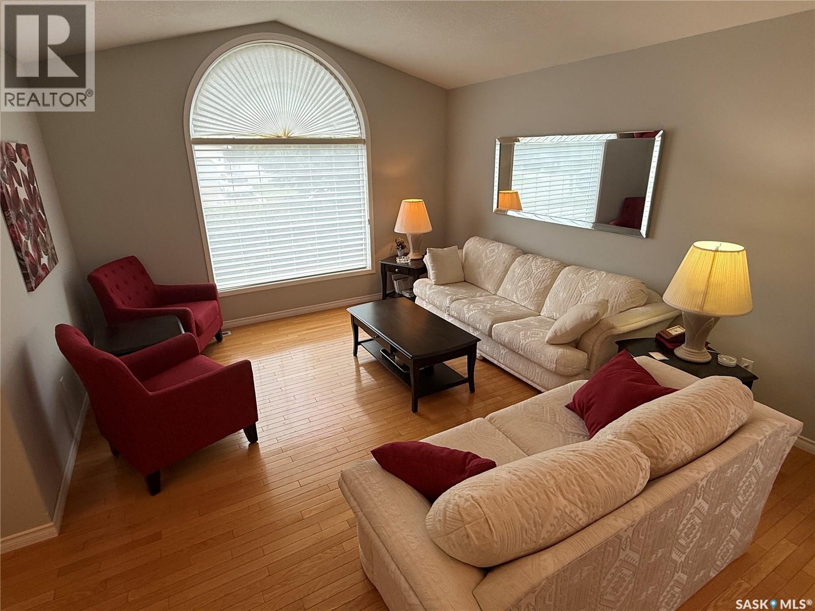 708 Adamson CRESCENT - 11