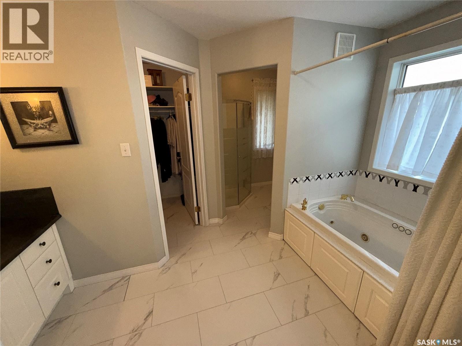 708 Adamson CRESCENT - 17
