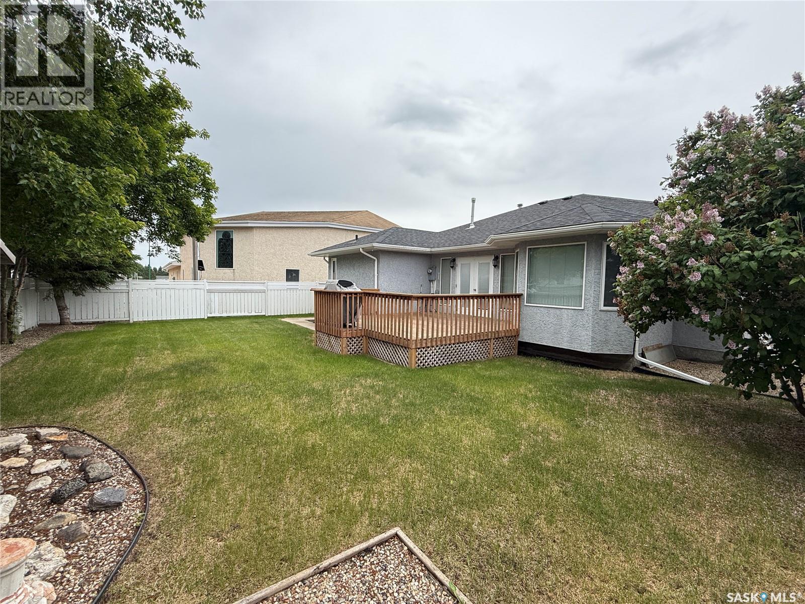 708 Adamson CRESCENT - 2
