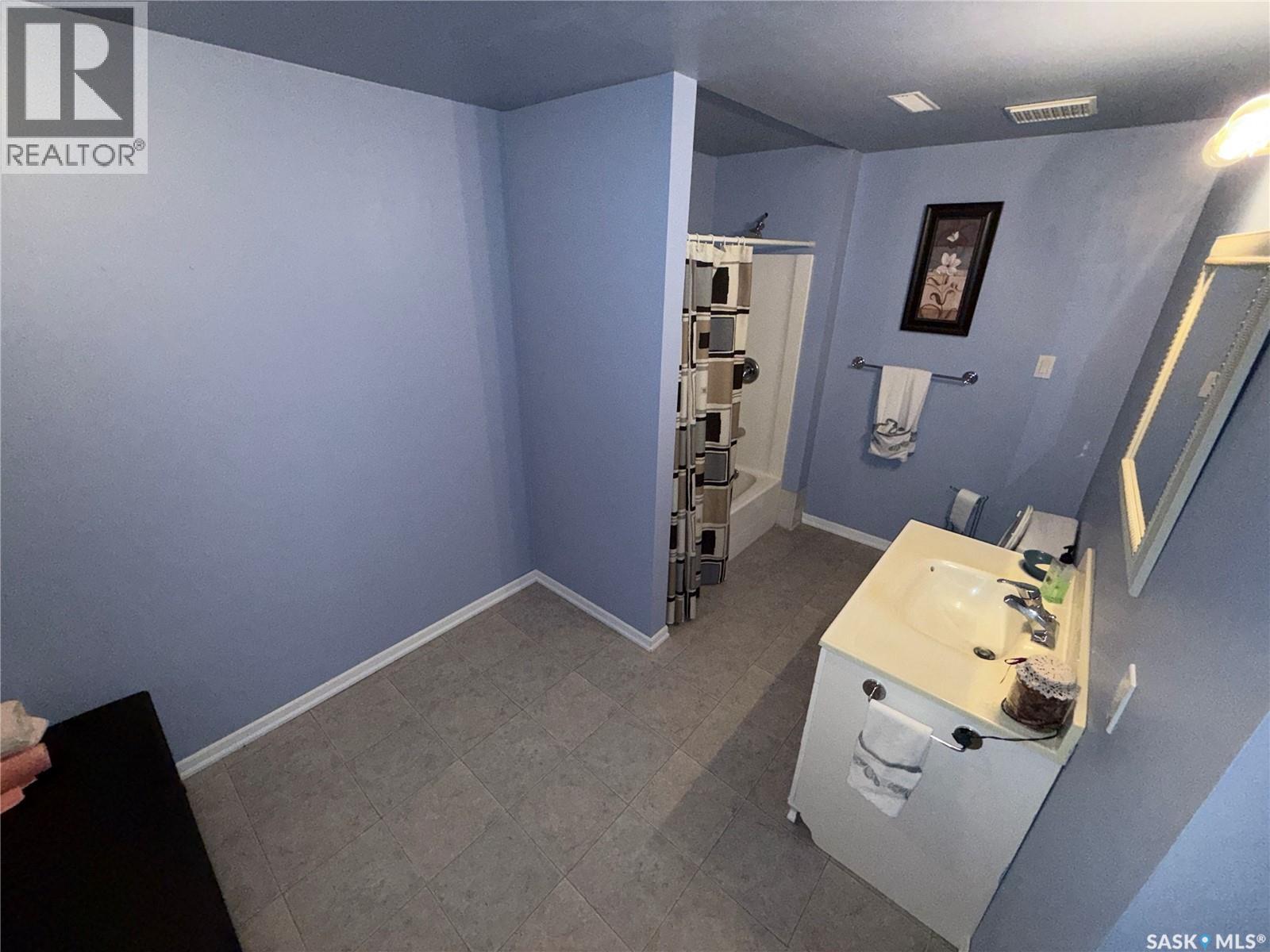 708 Adamson CRESCENT - 21