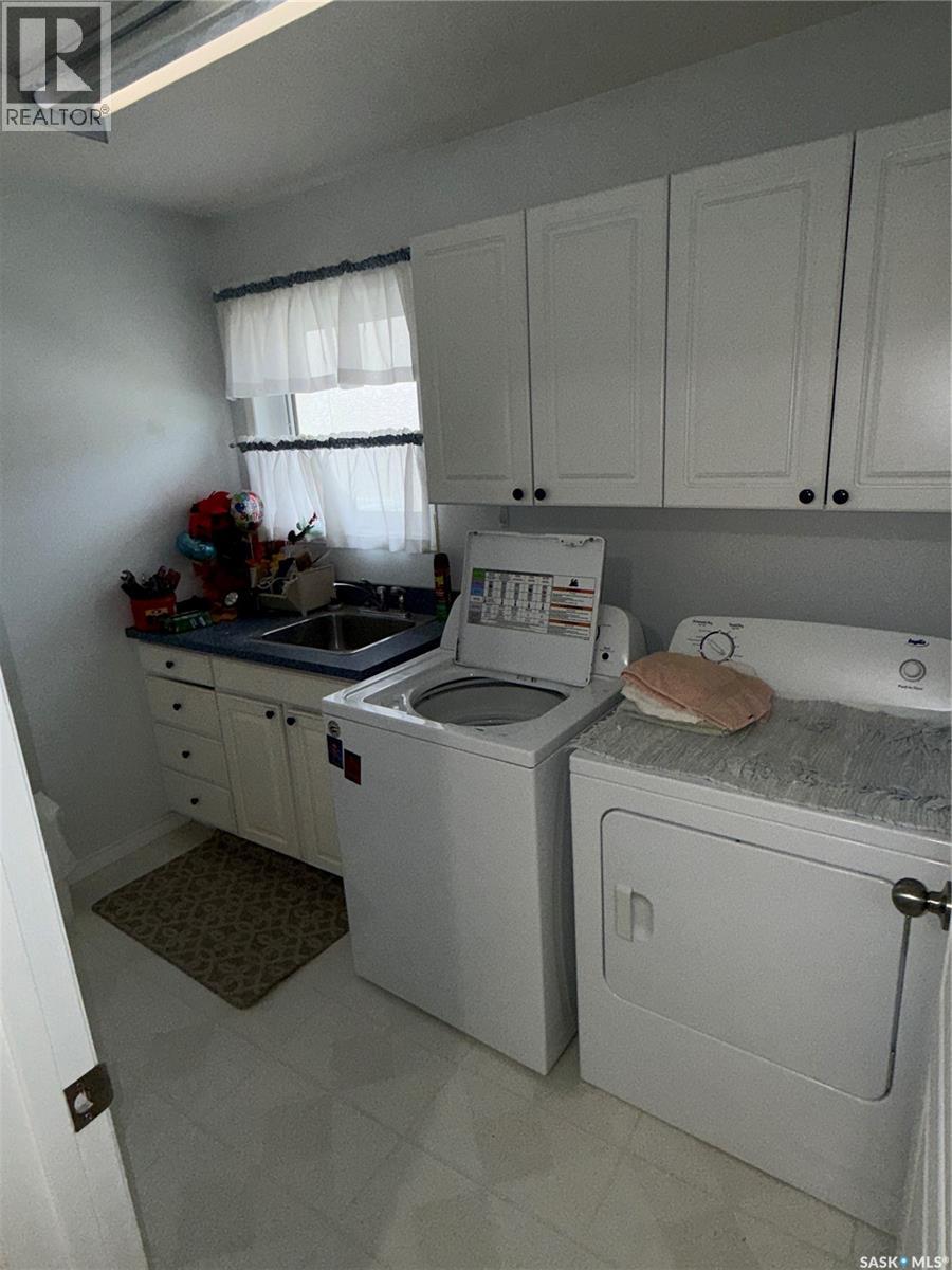 708 Adamson CRESCENT - 26