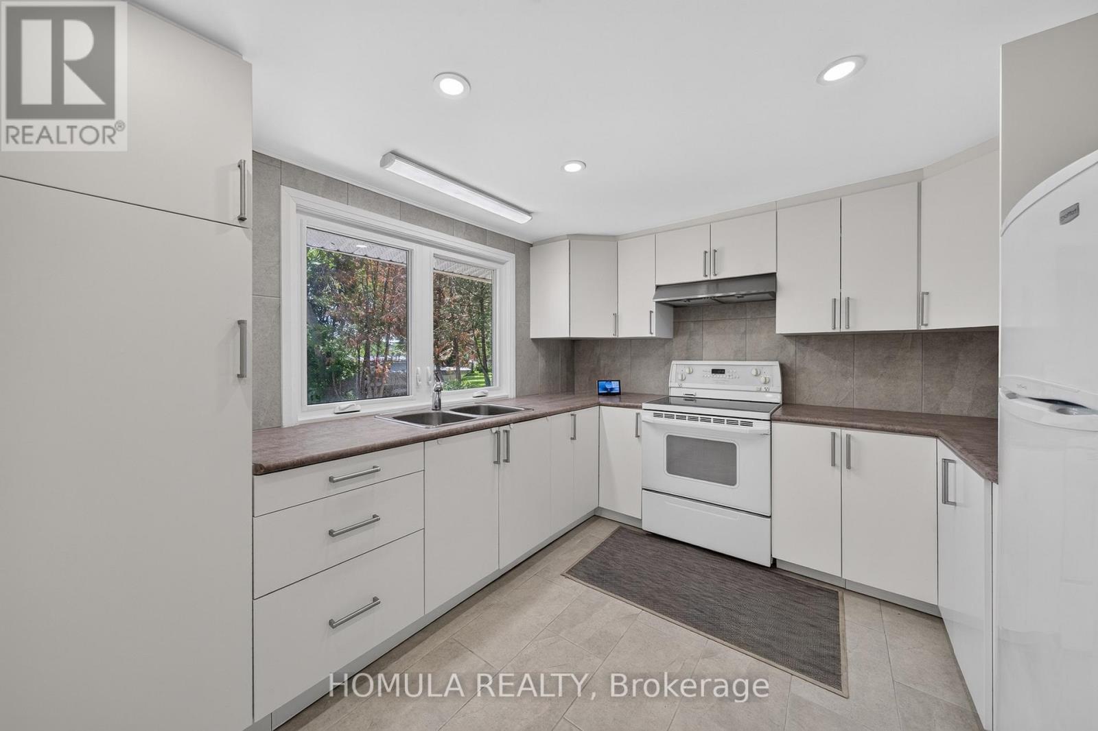 24 RIVERSIDE DRIVE - 20