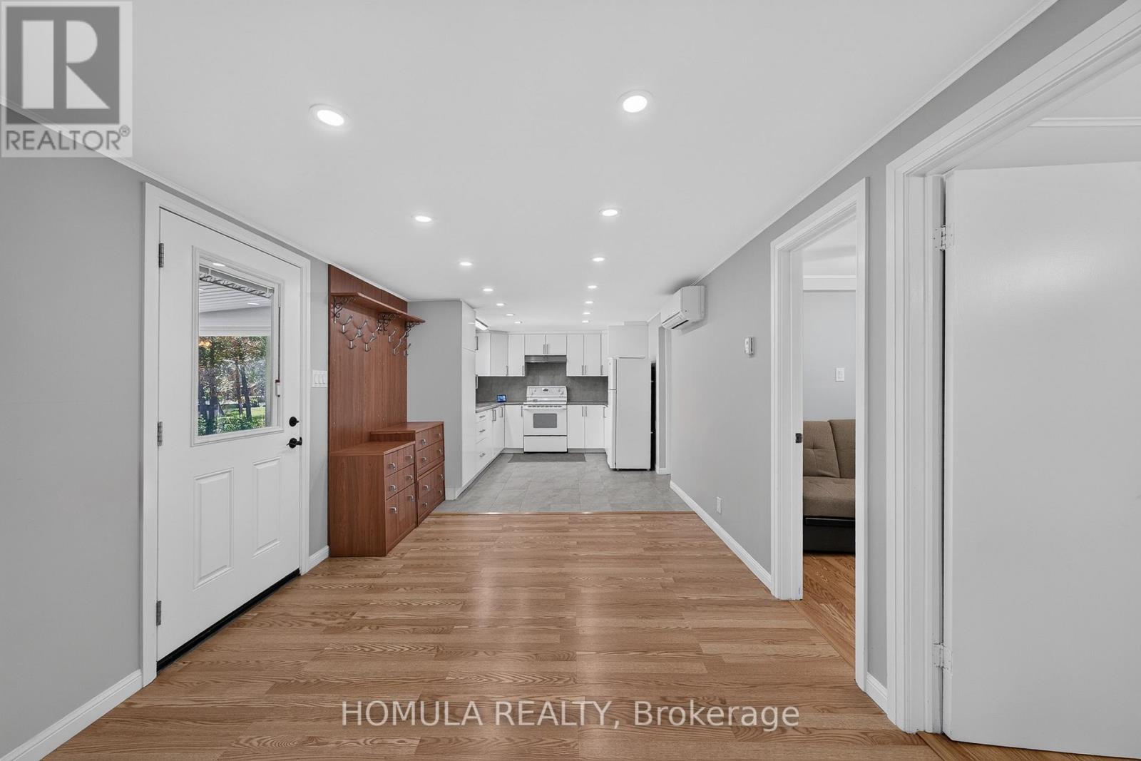 24 RIVERSIDE DRIVE - 21