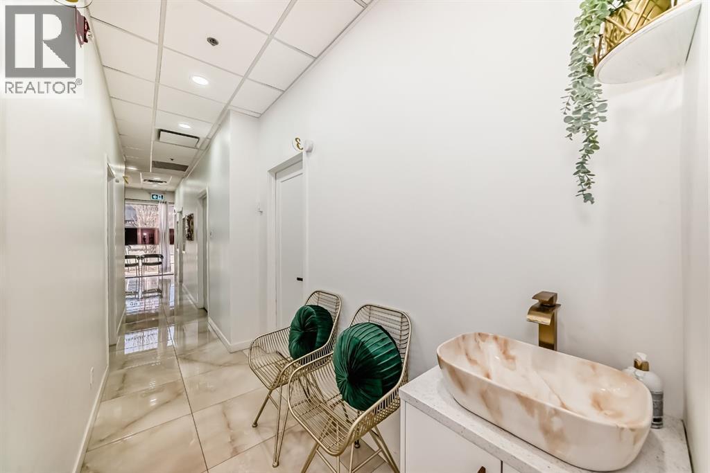 6, 1015 Centre Street NW — photo 8