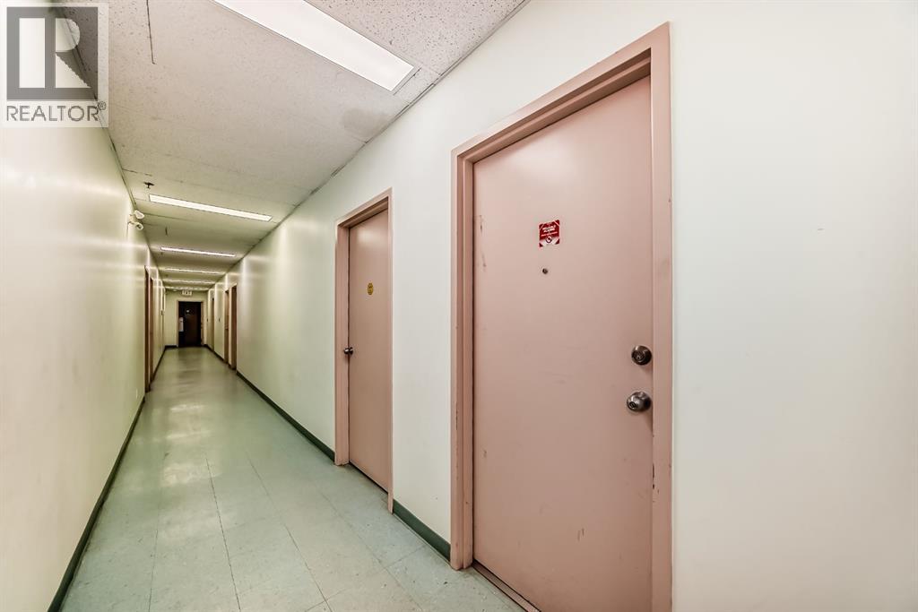 6, 1015 Centre Street NW — photo 39