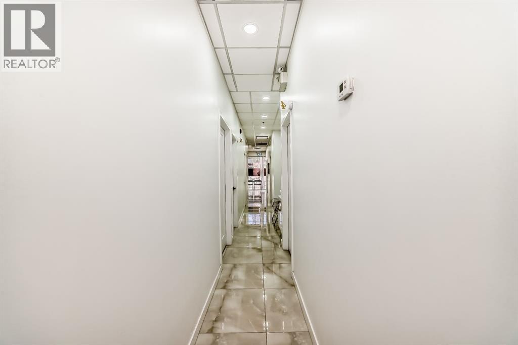 6, 1015 Centre Street NW — photo 35