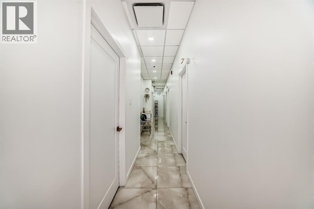 6, 1015 Centre Street NW — photo 36