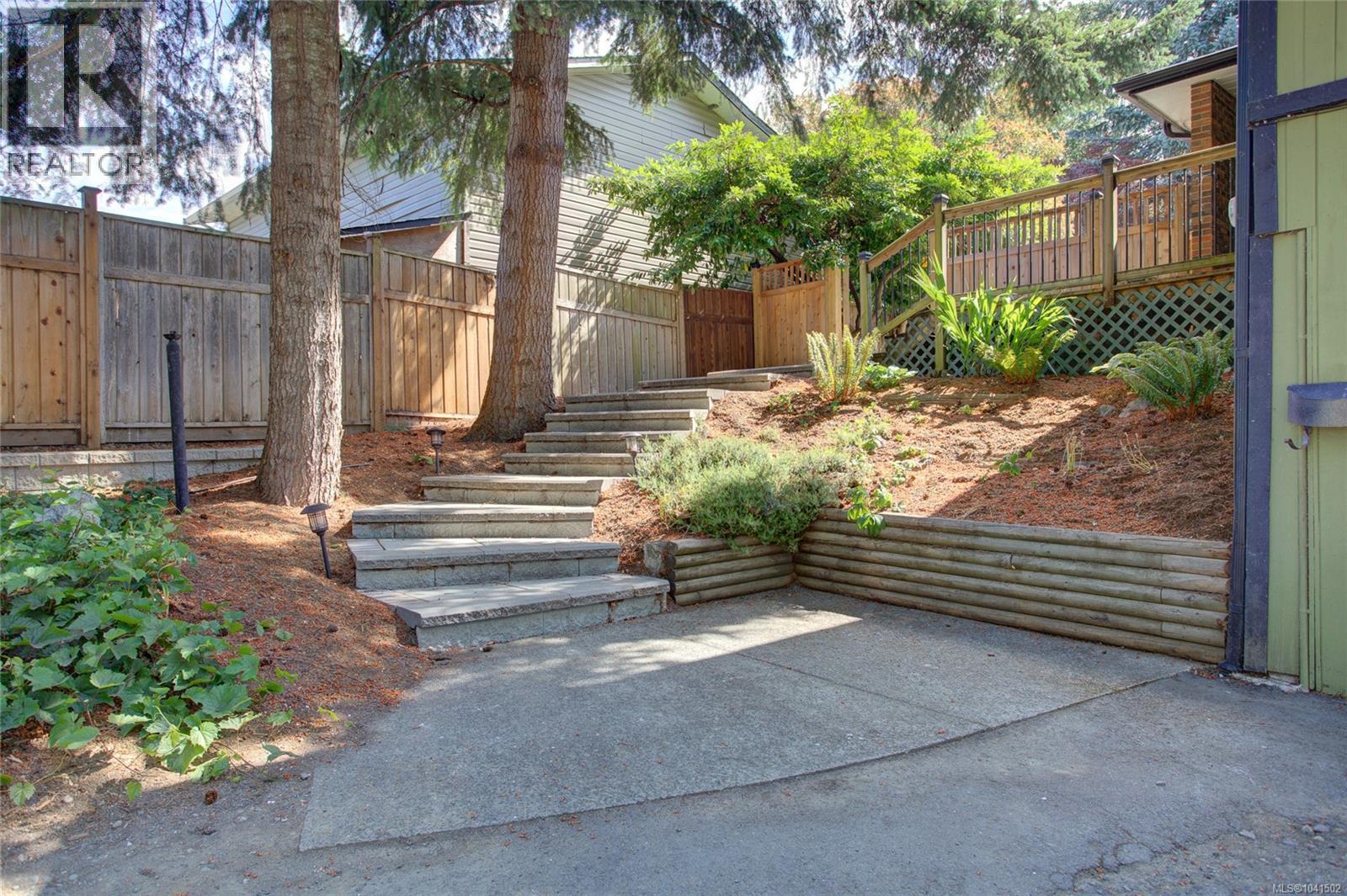 6013 Wisteria Pl - 2