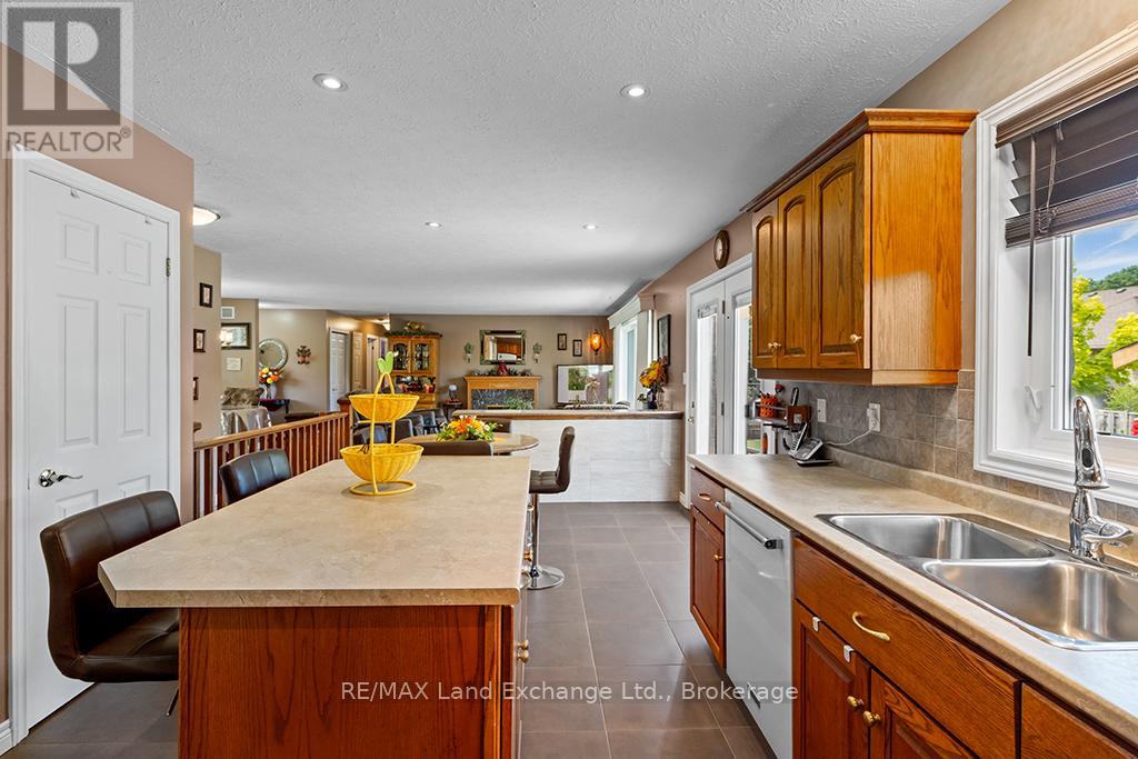 785 WOODLAND DRIVE - 11