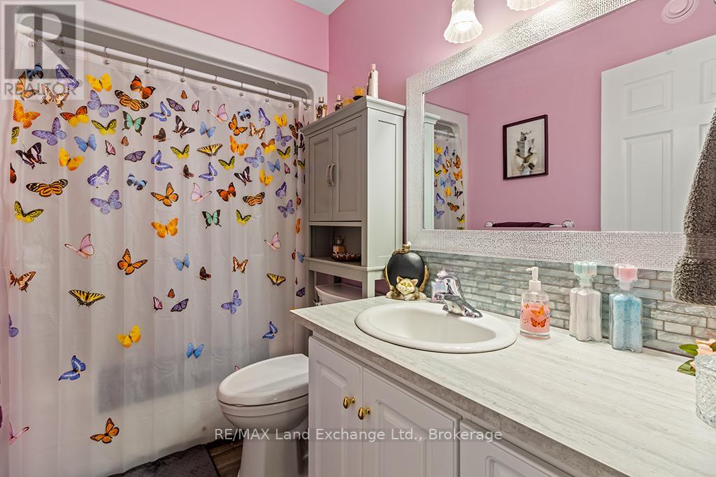 785 WOODLAND DRIVE - 18