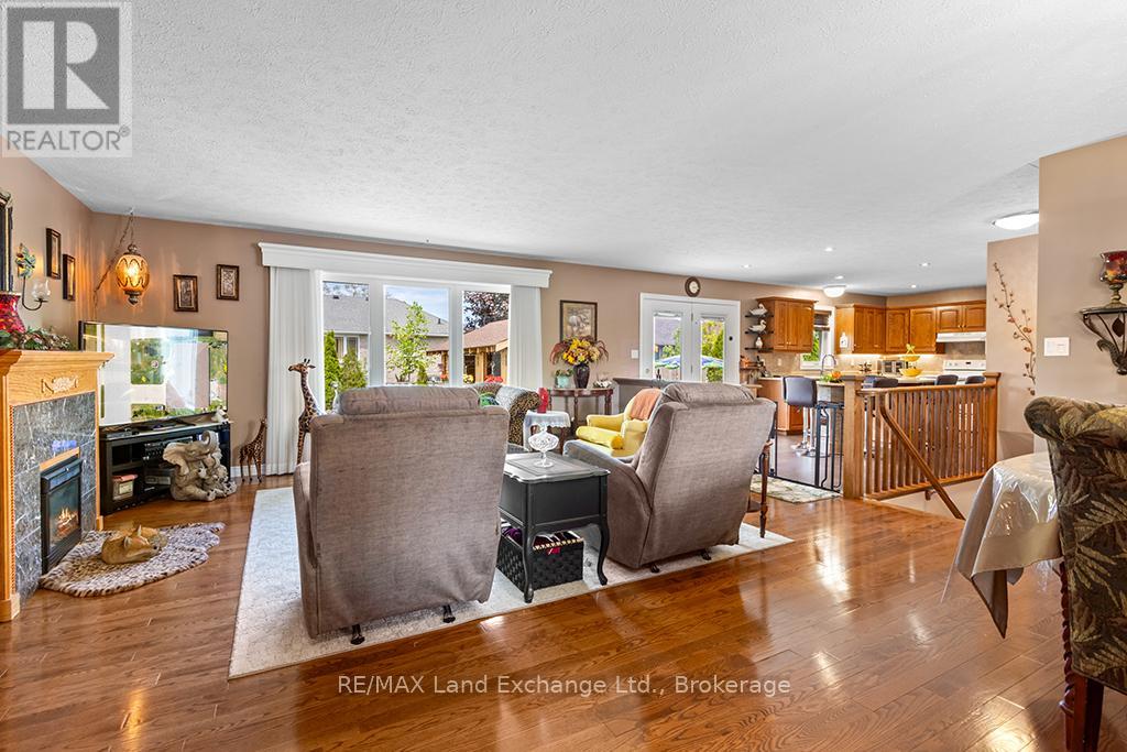 785 WOODLAND DRIVE - 6