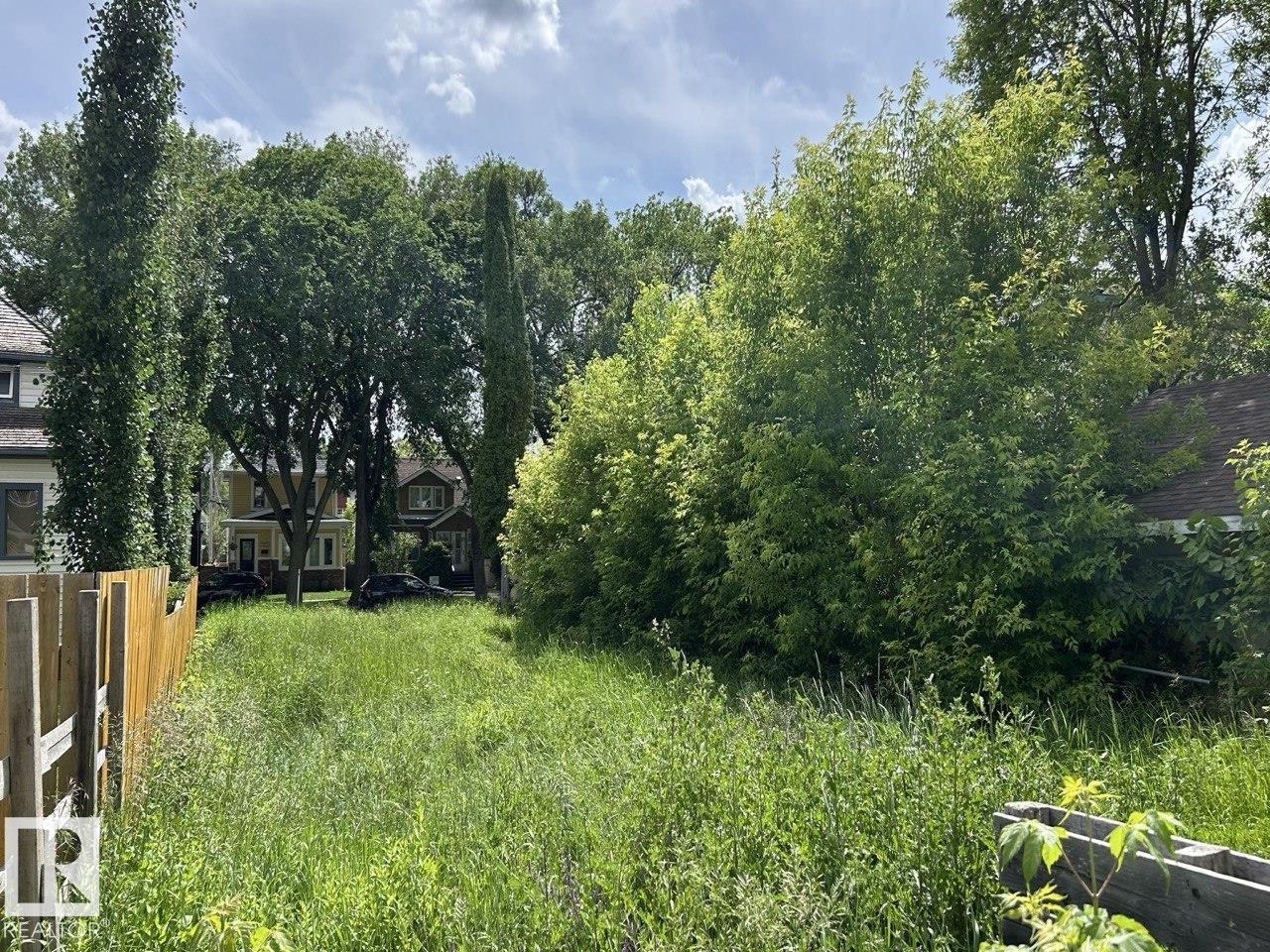 10936 81 AV NW — photo 12